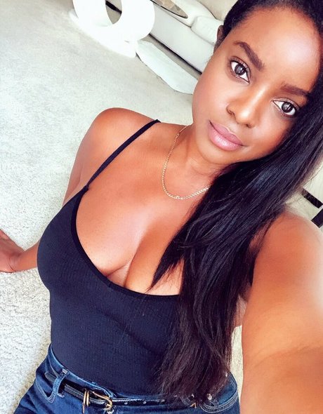 Foto di nudo di fuga di OnlyFans di Keisha Buchanan