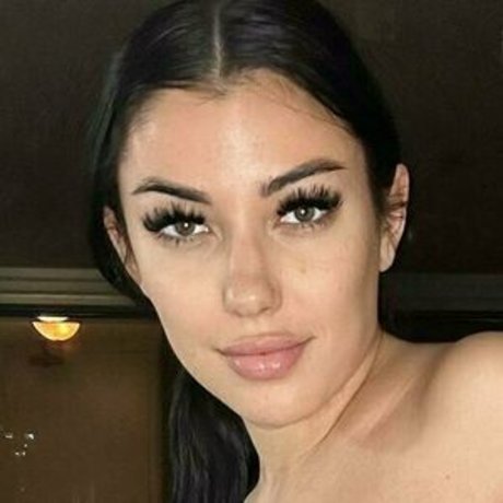Foto di nudo di fuga di OnlyFans di Glowupwithmeg