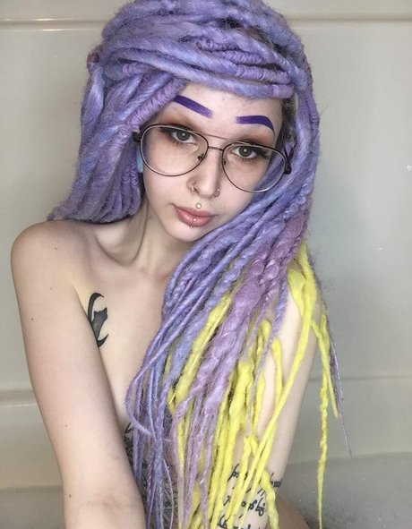 Foto di nudo di fuga di OnlyFans di Hollyrollerbarbie