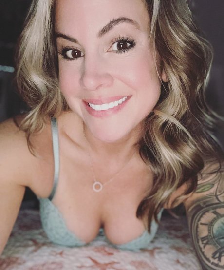 Foto di nudo di fuga di OnlyFans di Jennah Marie