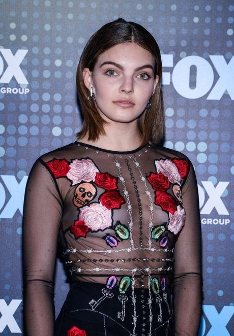 Foto di nudo di fuga di OnlyFans di Camren Bicondova