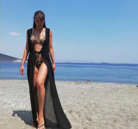 Foto di nudo di fuga di OnlyFans di Angela Doxa
