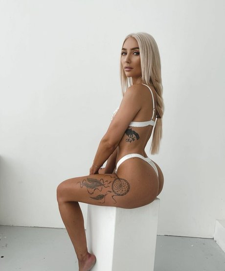 Foto di nudo di fuga di OnlyFans di Aliavkk