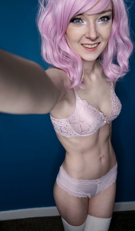Foto di nudo di fuga di OnlyFans di Lovelylunac