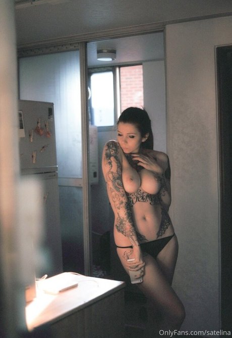Foto di nudo di fuga di OnlyFans di Satelina Suicide