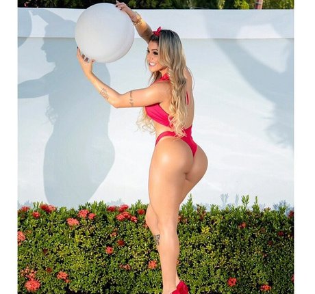 Camila Gomes