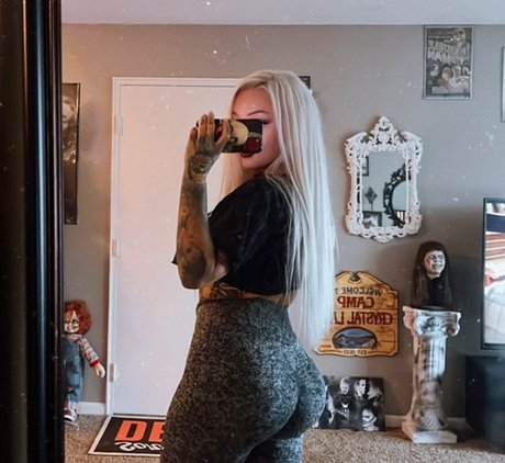 Foto di nudo di fuga di OnlyFans di Screamqueen68