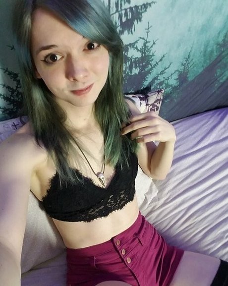 Foto di nudo di fuga di OnlyFans di Erynmelts