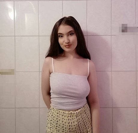 Foto di nudo di fuga di OnlyFans di Coanda Mihaela
