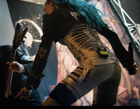 Foto di nudo di fuga di OnlyFans di Womenmetal