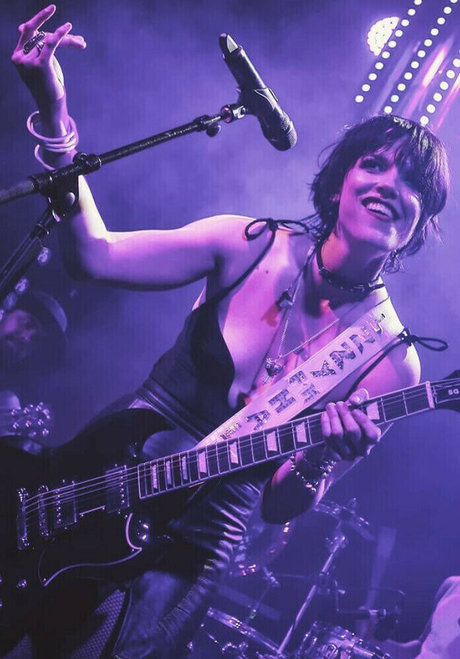 WomenMetal
