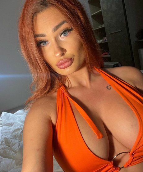 Foto di nudo di fuga di OnlyFans di Taniaolaru25