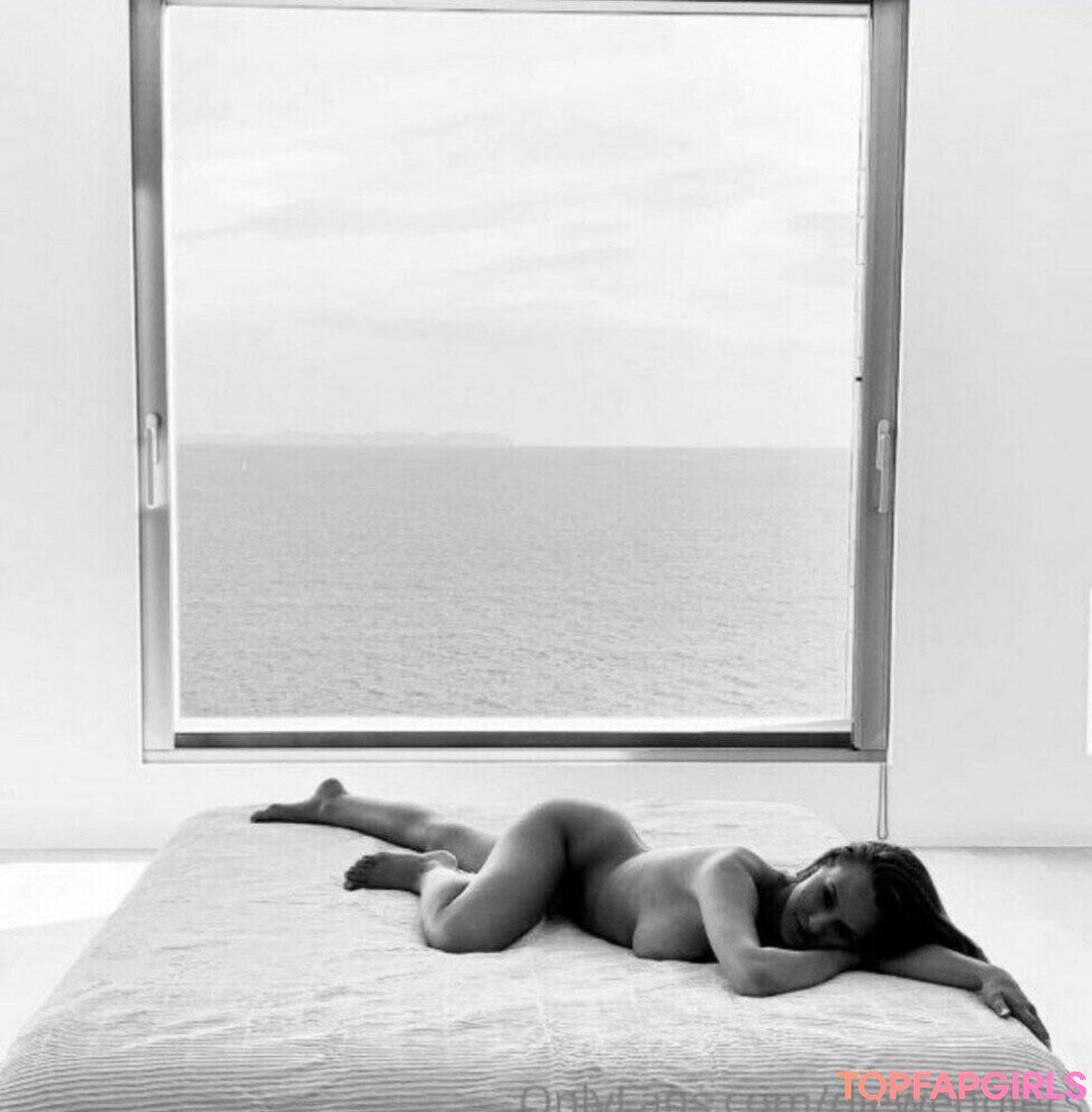 Foto di nudo di fuga di OnlyFans di Laura Mueller #7 Foto di nudo di fuga di OnlyFans di Laura Mueller #7