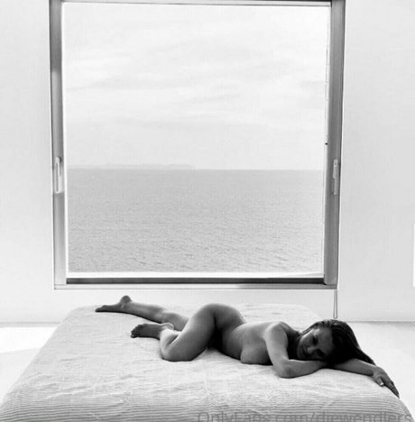 Foto di nudo di fuga di OnlyFans di Laura Mueller
