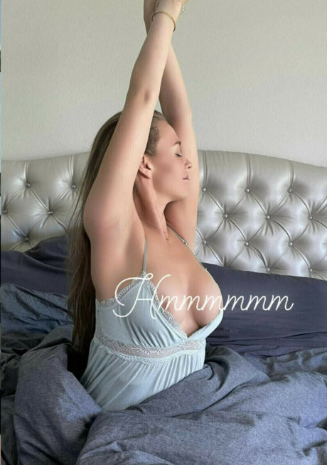 Foto di nudo di fuga di OnlyFans di Laura Mueller