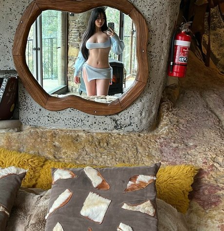 Foto di nudo di fuga di OnlyFans di Esther Ng