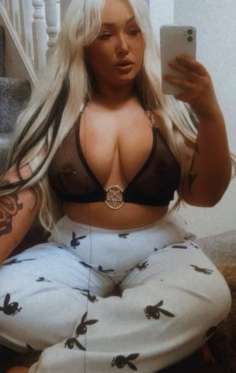 Cherryb0mbxo