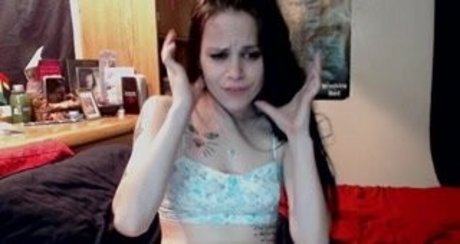 Foto di nudo di fuga di OnlyFans di Bronwynnrosee