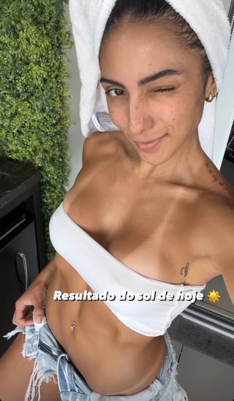 Foto di nudo di fuga di OnlyFans di Isadora Nogueira