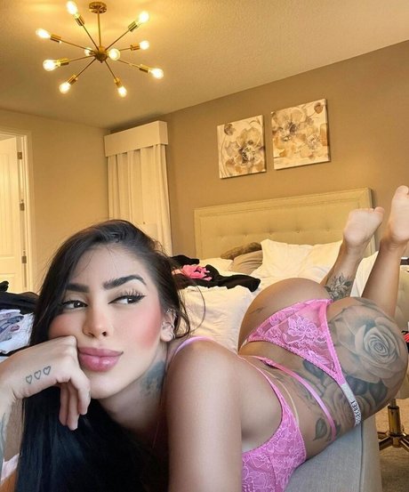 Foto di nudo di fuga di OnlyFans di Mcmirella