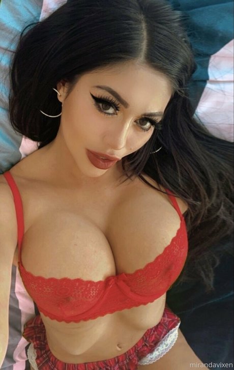 Foto di nudo di fuga di OnlyFans di Miranda Vixen