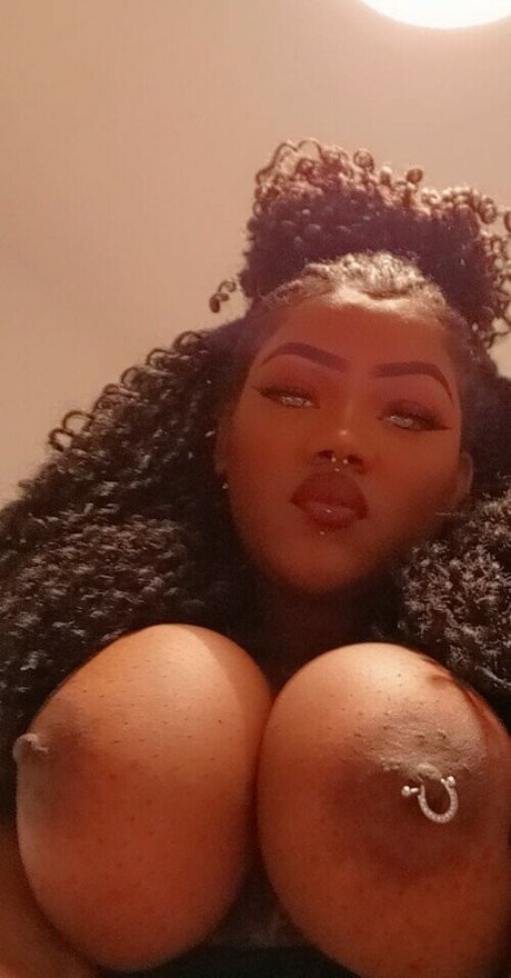 Foto di nudo di fuga di OnlyFans di Leka E Juu