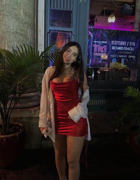 Foto di nudo di fuga di OnlyFans di Nglnicole