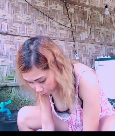 Foto di nudo di fuga di OnlyFans di Lhyn Ghee Tv