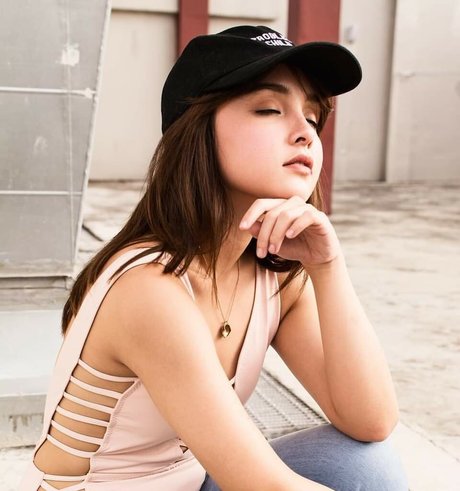 Sarah Carlos