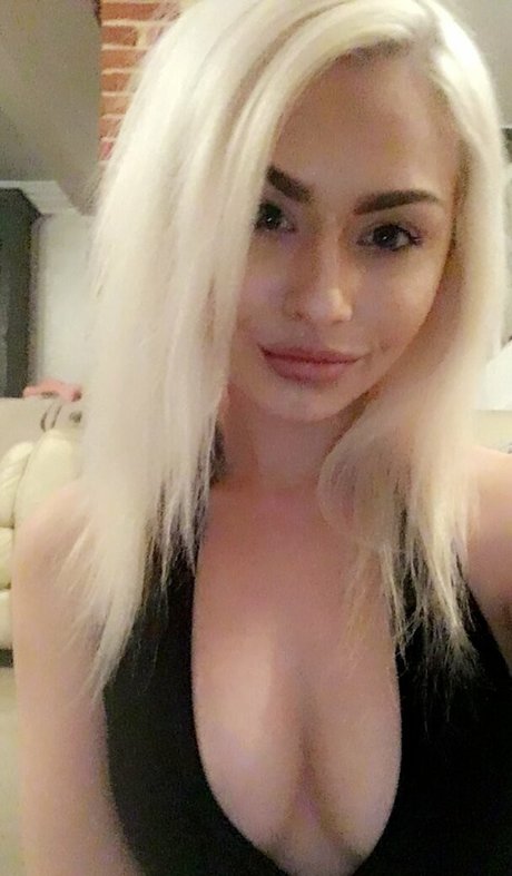 Foto di nudo di fuga di OnlyFans di Romanie Smith