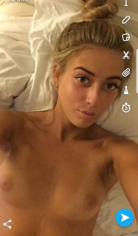 Foto di nudo di fuga di OnlyFans di Emili Sindlev