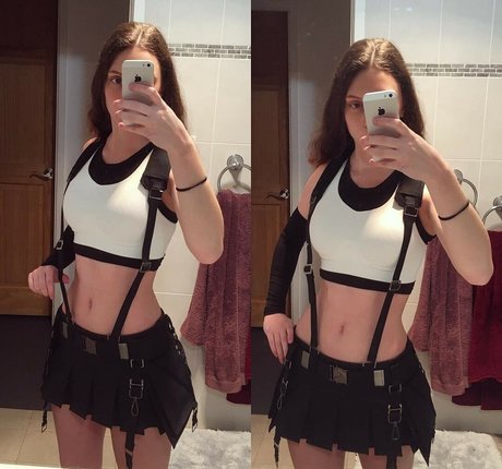 Foto di nudo di fuga di OnlyFans di Elfvie