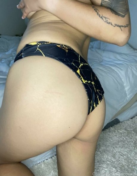 Foto di nudo di fuga di OnlyFans di Anouruk