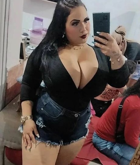 Adriane Esteves