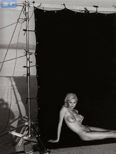 Foto di nudo di fuga di OnlyFans di Eva Herzigova