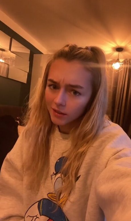 Foto di nudo di fuga di OnlyFans di Oliviabennett123