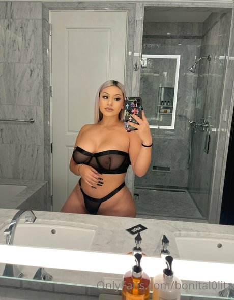 Foto di nudo di fuga di OnlyFans di Bonital0lita
