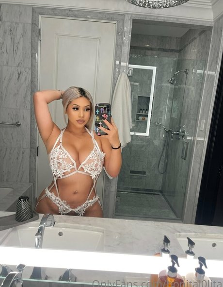 Foto di nudo di fuga di OnlyFans di Bonital0lita