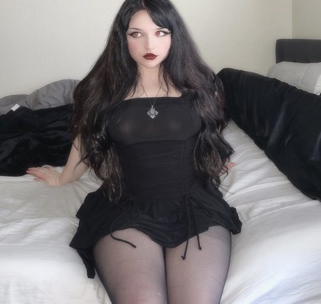 Foto di nudo di fuga di OnlyFans di Crucifixkittie