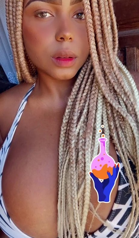 Foto di nudo di fuga di OnlyFans di Debora Diassde