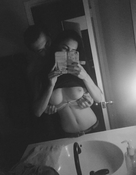 Foto di nudo di fuga di OnlyFans di Sultrysanguine