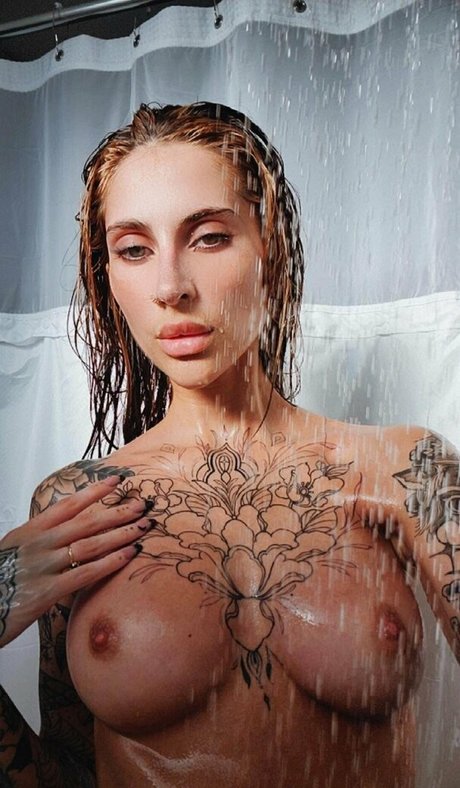 Foto di nudo di fuga di OnlyFans di Dippedinpoison