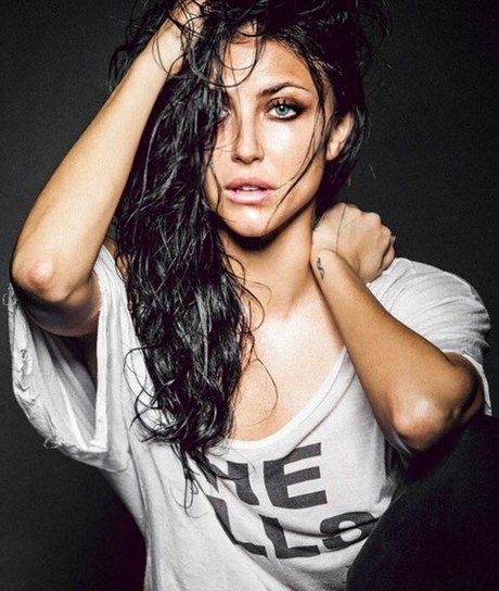 Foto di nudo di fuga di OnlyFans di Cassie Scerbo