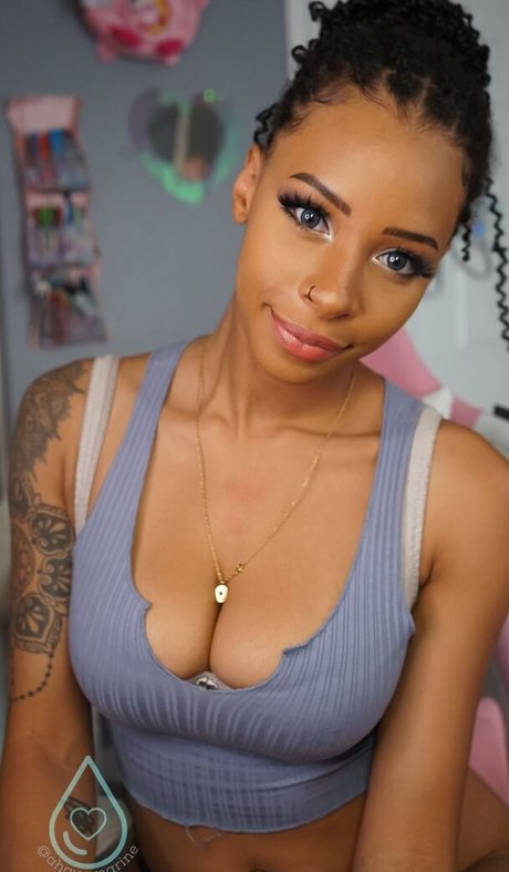 Foto di nudo di fuga di OnlyFans di Ahquamarine