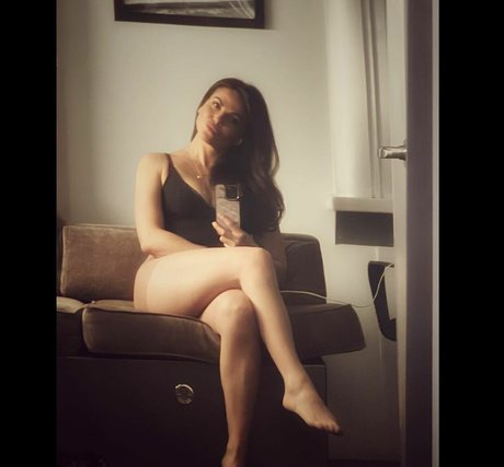 Foto di nudo di fuga di OnlyFans di Lana Parilla