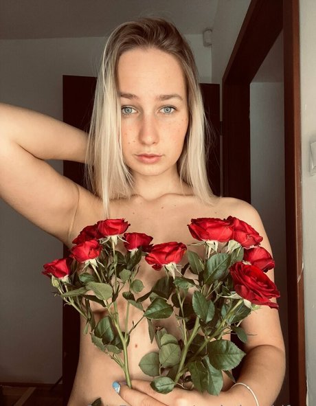 Foto di nudo di fuga di OnlyFans di Realmiagoldfree