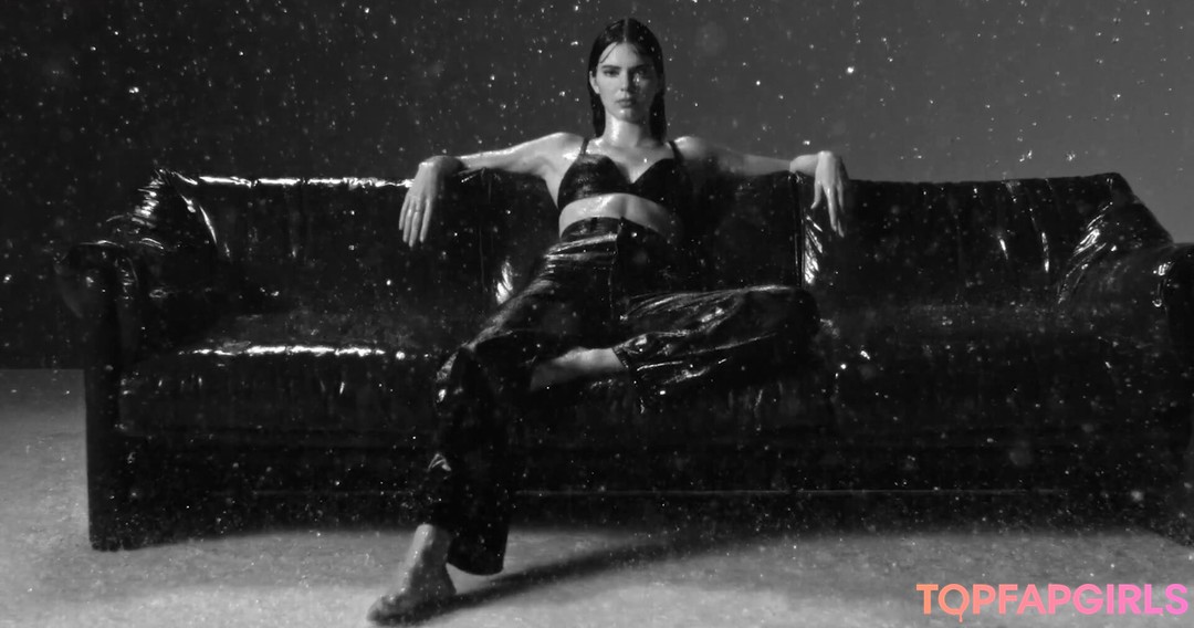 Foto di nudo di fuga di OnlyFans di Kendall Jenner #1616