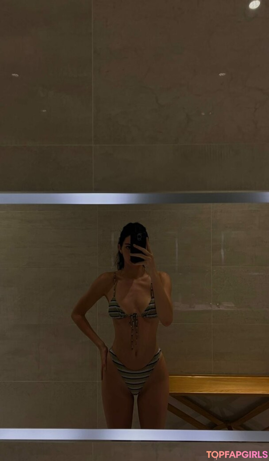 Foto di nudo di fuga di OnlyFans di Kendall Jenner #1789