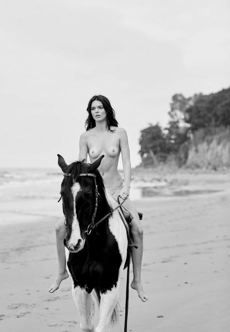 Foto di nudo di fuga di OnlyFans di Kendall Jenner