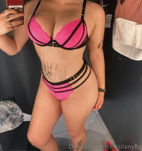 Foto di nudo di fuga di OnlyFans di Kicsilanyka